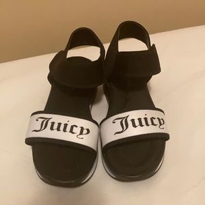 Juicy sandals black and white